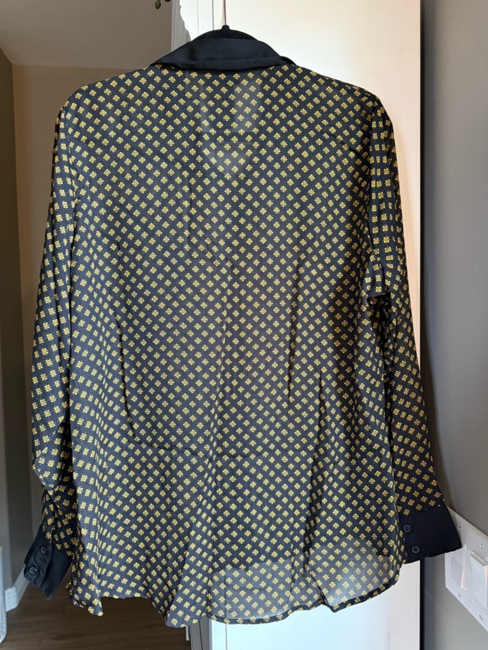 Metaphor Black & Gold Patterned Long-Sleeve Shirt with embellished collar - Picture 5 of 5